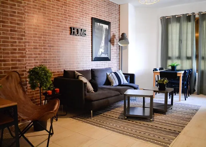 Apartment Near The Beach -3Bed -2Bath -Wifi